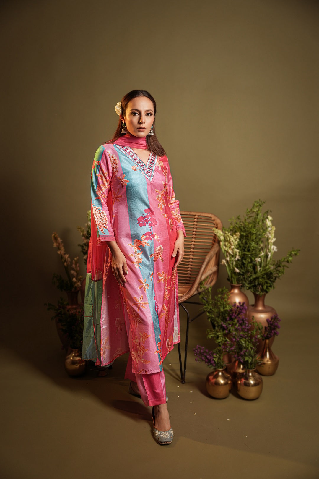 Pink-Silk-Blend-Floral-Printed-3-Piece-Kurta-Set