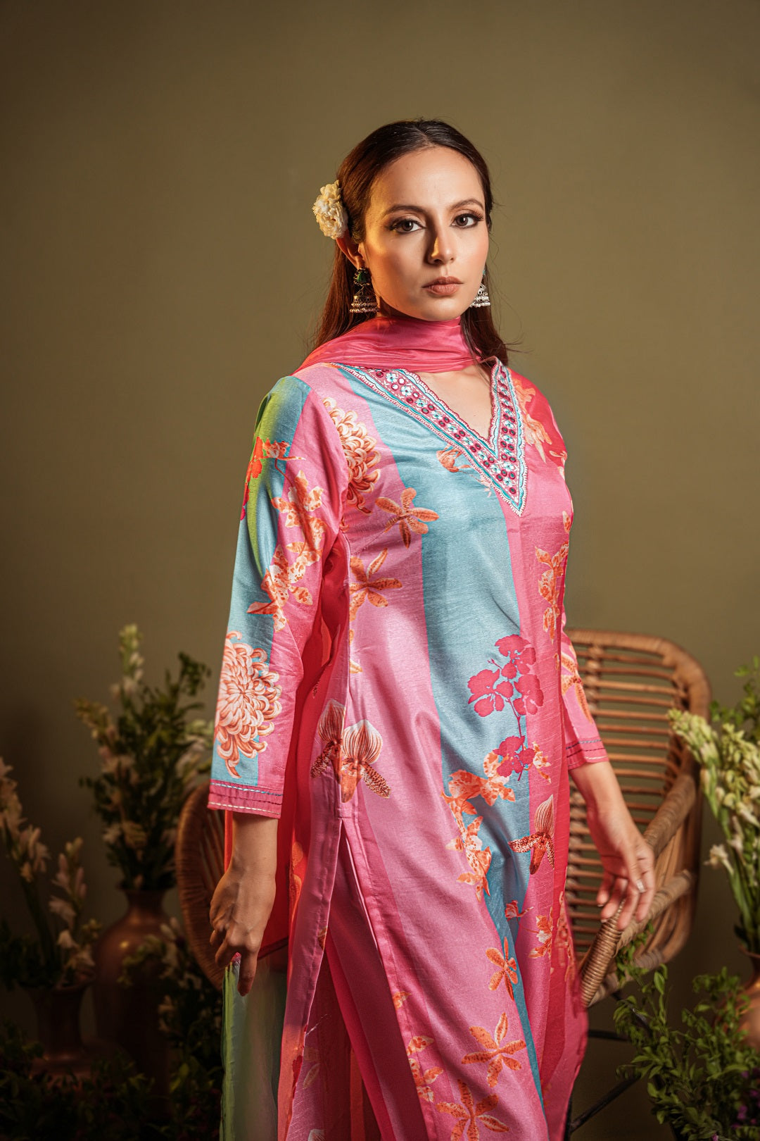 Pink-Silk-Blend-Floral-Printed-3-Piece-Kurta-Set