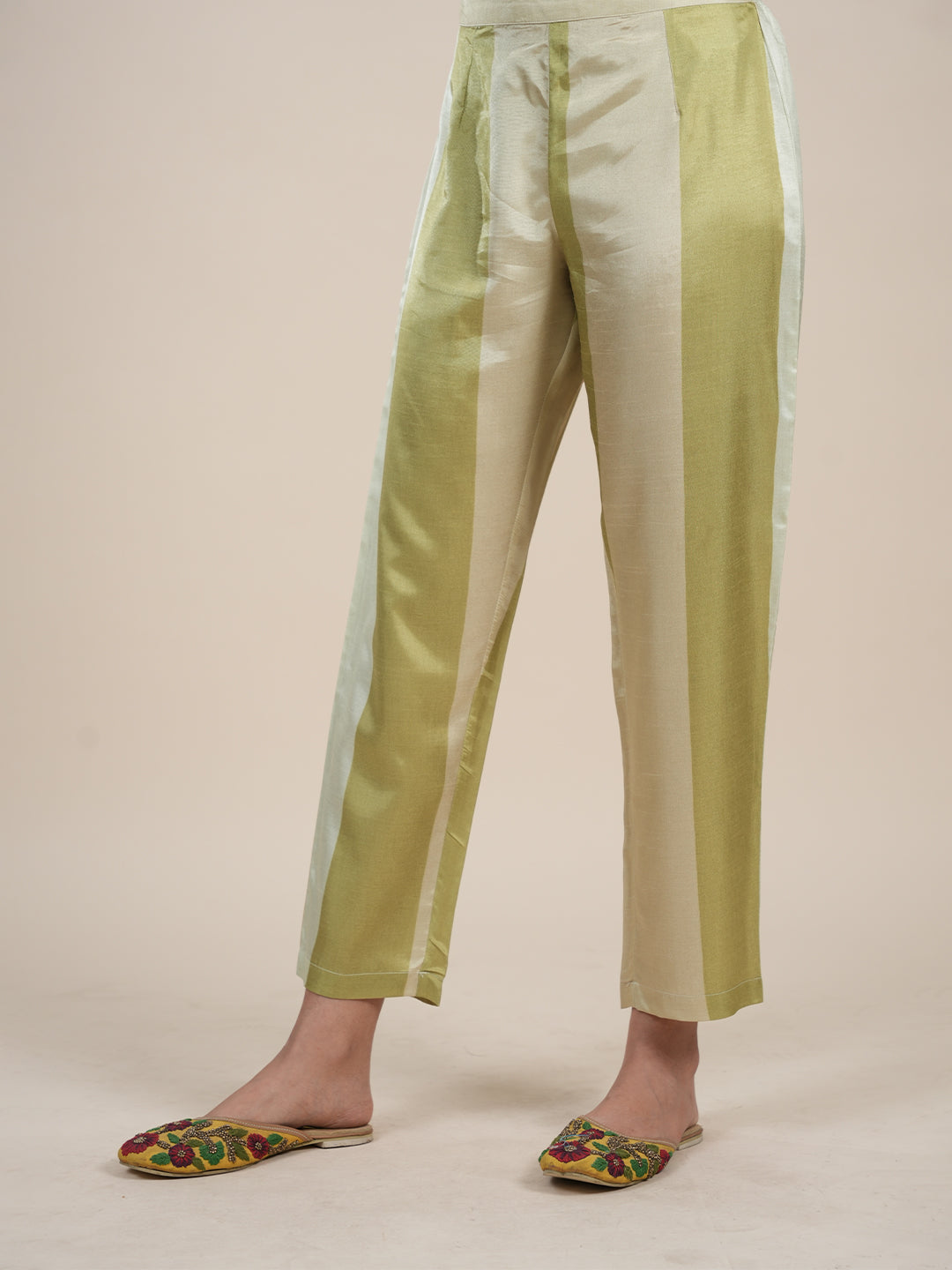 Olive-Green-Silk-Blend-Floral-Printed-3-Piece-Kurta-Set