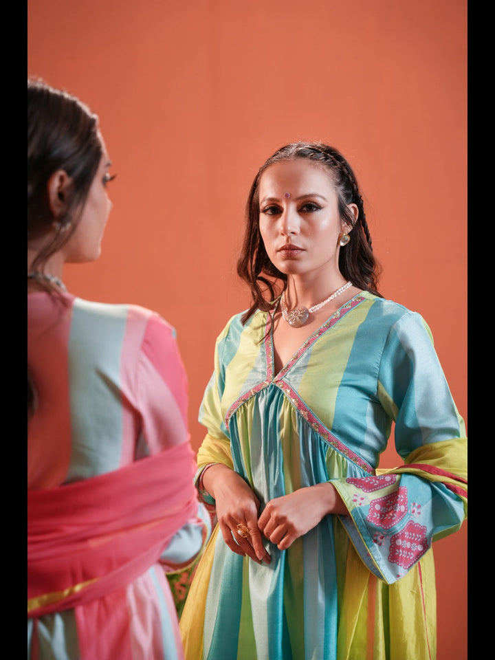 Blue-&-Green-Silk-Blend-Printed-3-Piece-Kurta-Set