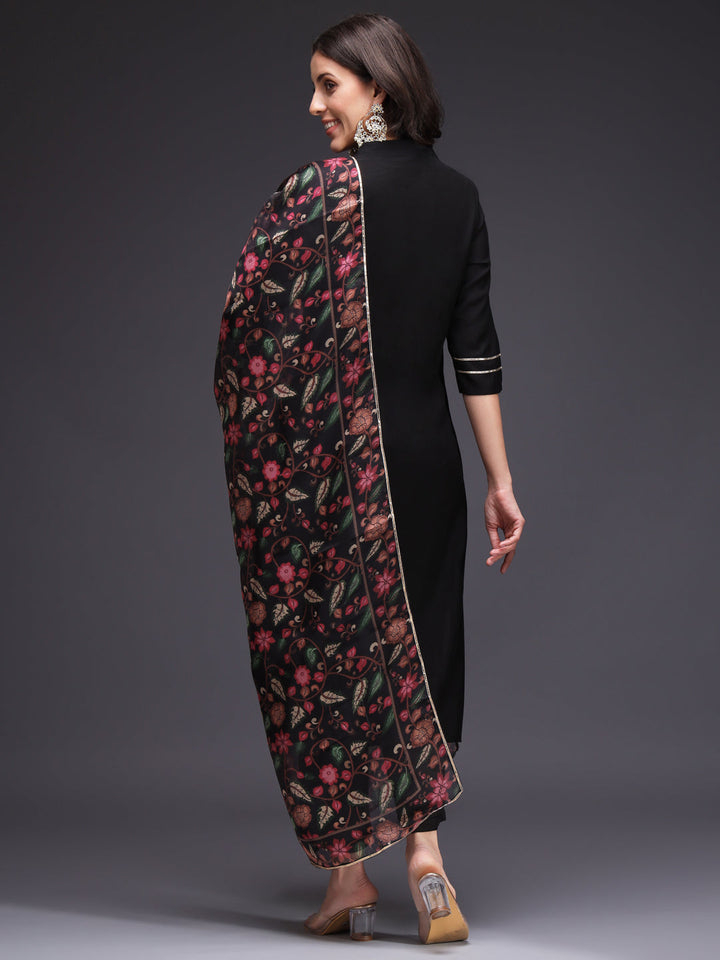 Black-Motifs-Silk-Blend-Yoke-Design-3-Piece-Kurta-Set