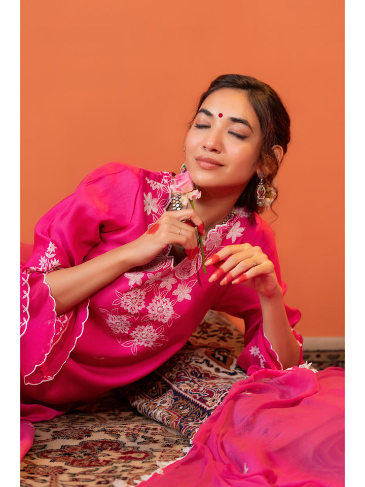 Pink-Silk-Embroidered-3-Piece-Kurta-Set