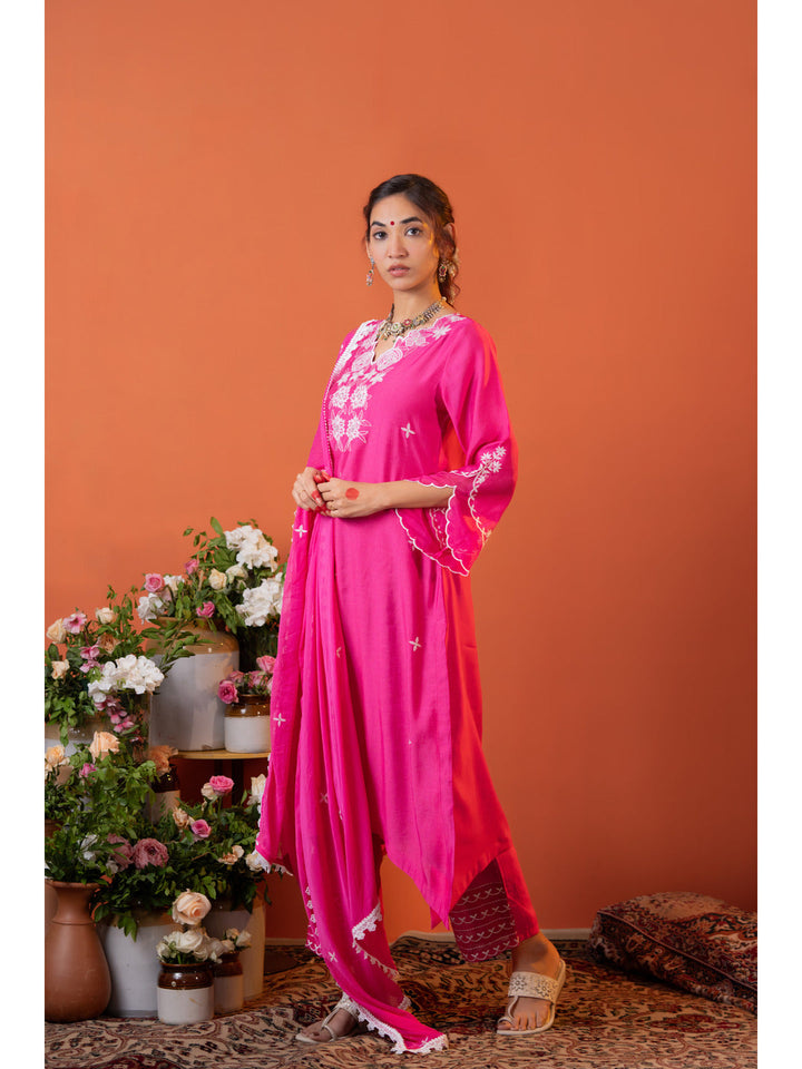 Pink-Silk-Embroidered-3-Piece-Kurta-Set