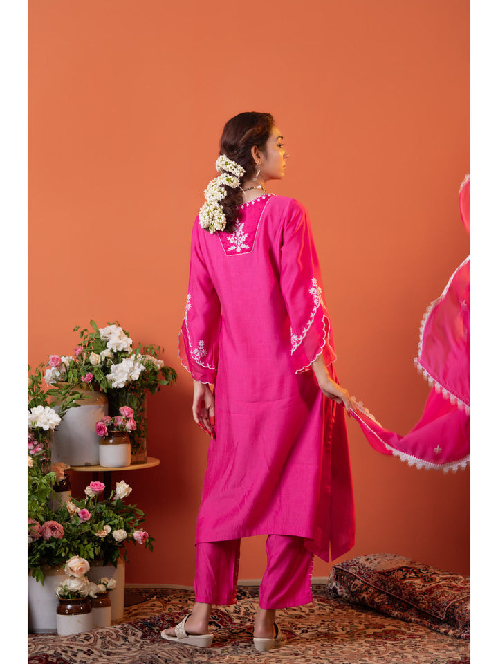 Pink-Silk-Embroidered-3-Piece-Kurta-Set