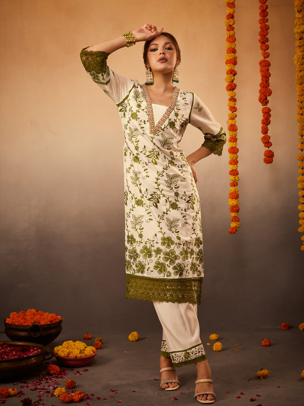 Green-Silk-Blend-Floral-Embroidered-3-Piece-Kurta-Set