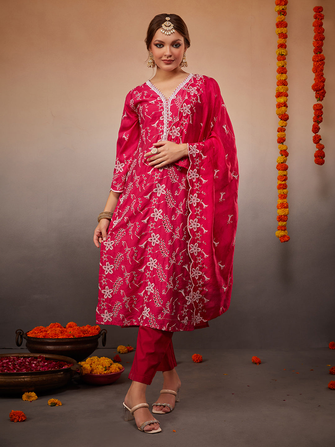 Pink-Schiffli-Silk-Blend-Floral-3-Piece-Kurta-Set