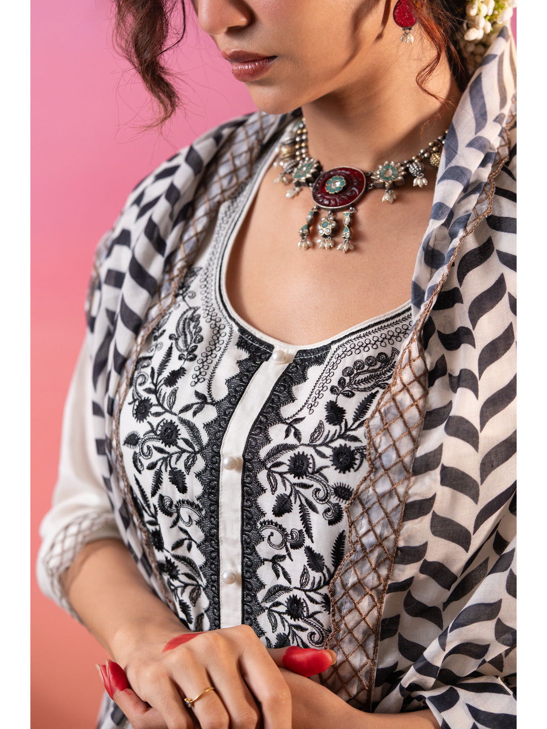 White-Cotton-Embroidered-3-Piece-Kurta-Set