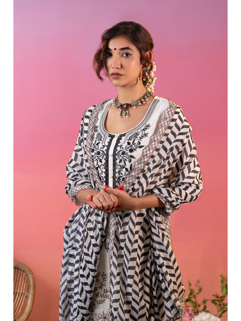 White-Cotton-Embroidered-3-Piece-Kurta-Set