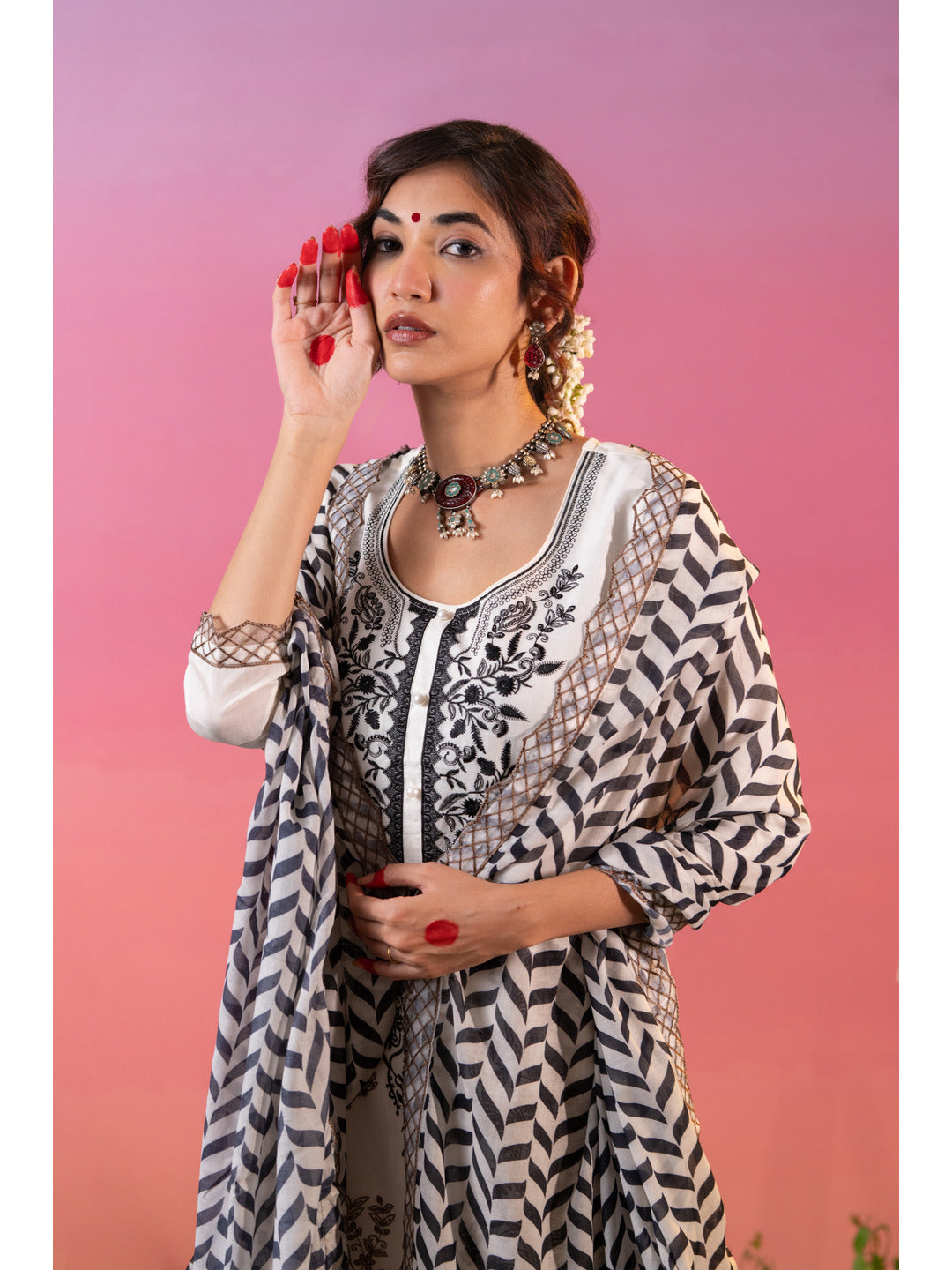 White-Cotton-Embroidered-3-Piece-Kurta-Set