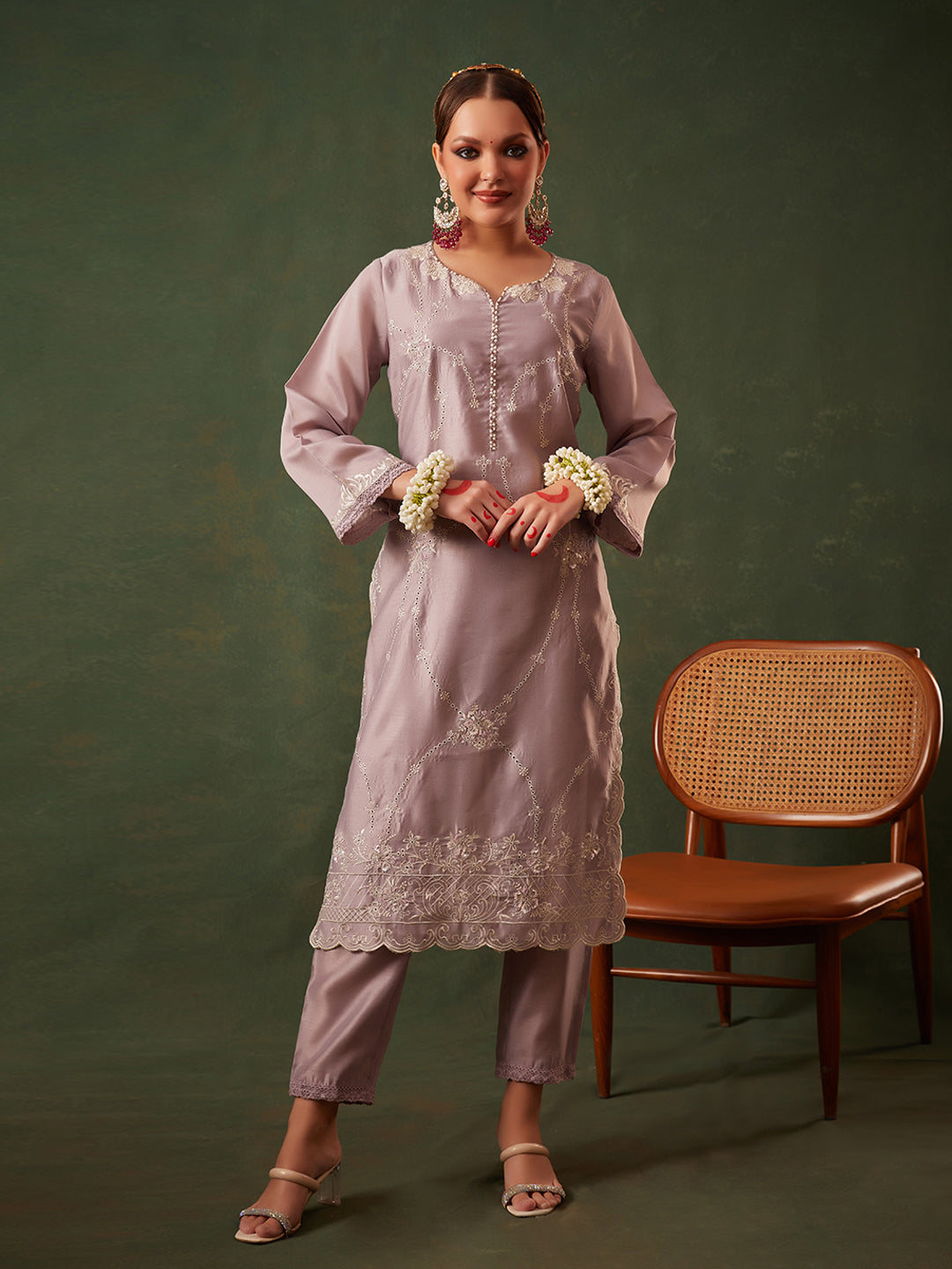 Lilac-Silk-Blend-Floral-Embroidered-3-Piece-Kurta-Set