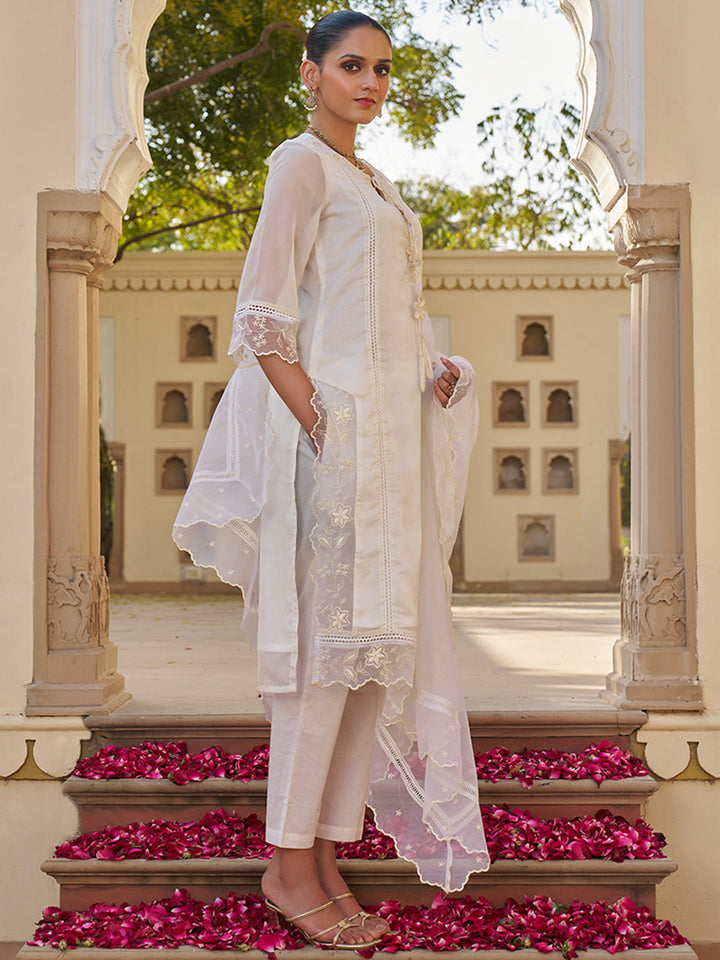 Cream-Organza-Embroidered-3-Piece-Kurta-Set