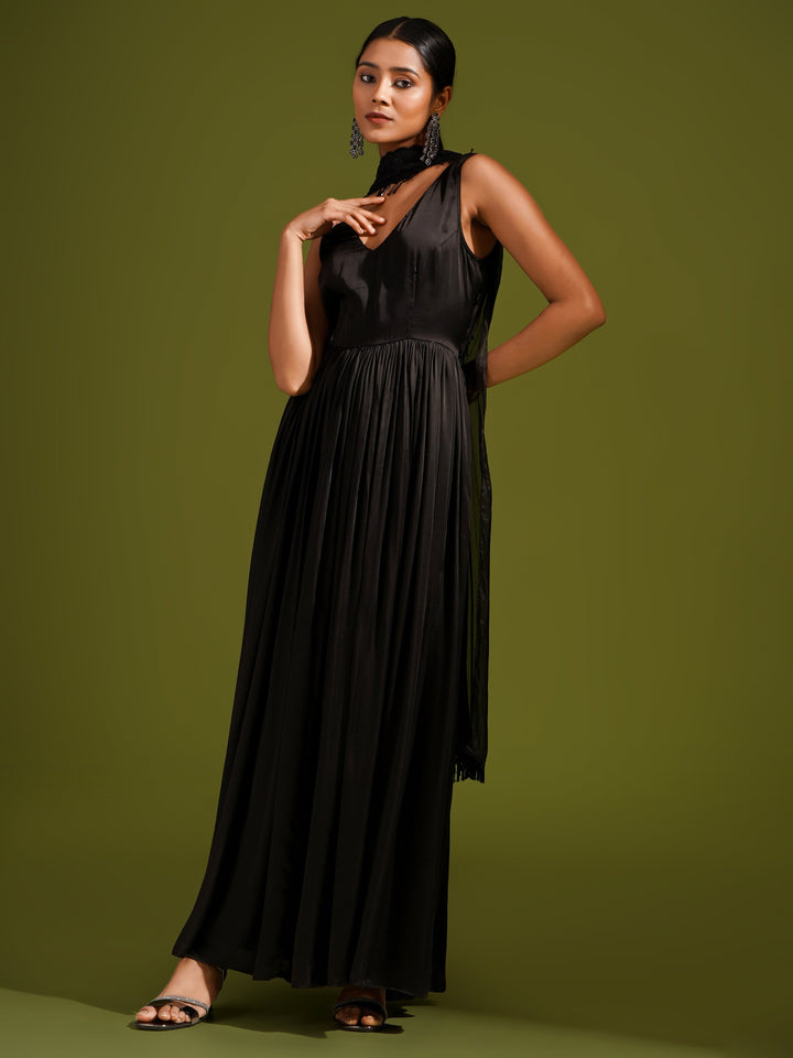 zeresouq-black-satin-sleeveless-anarkali