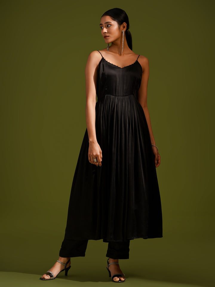 zeresouq-black-sleeveless-gather-anarkali-set