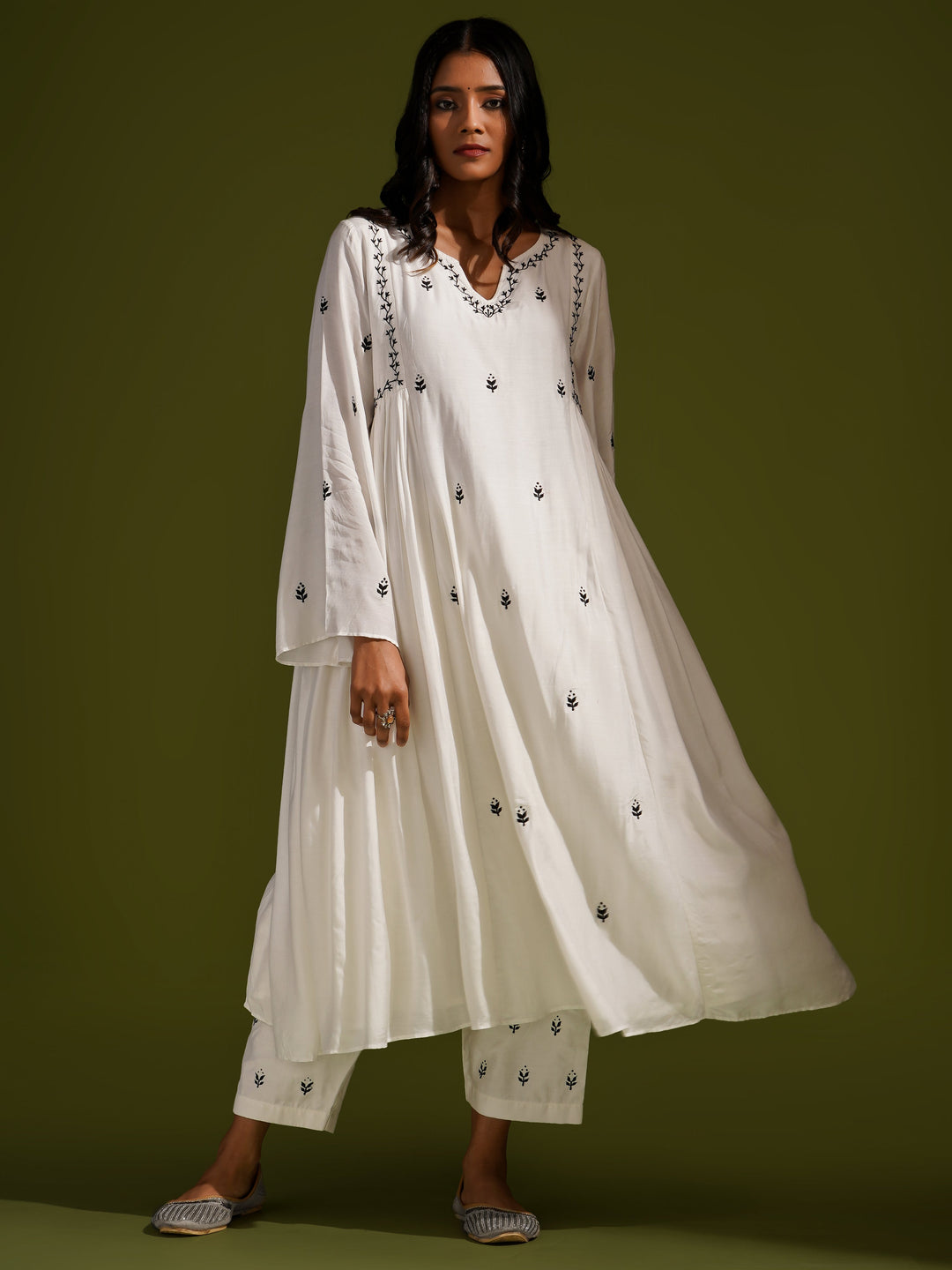 zeresouq-white-silk-side-gather-anarkali-set