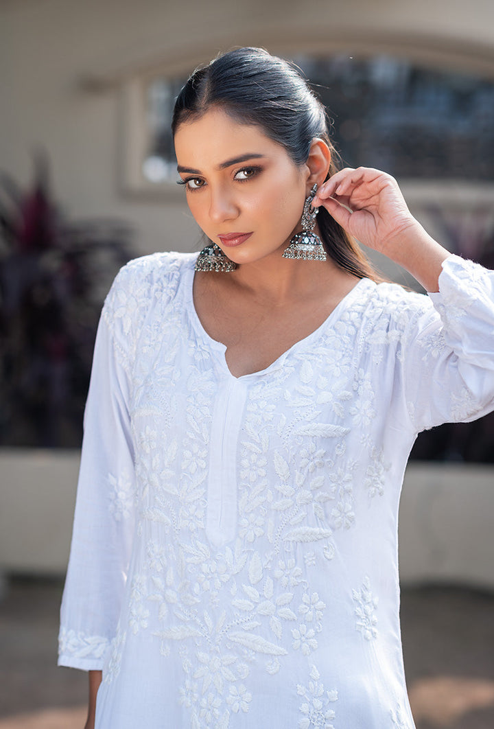 Gulaal-White-Rayon-Chikankari-kurta