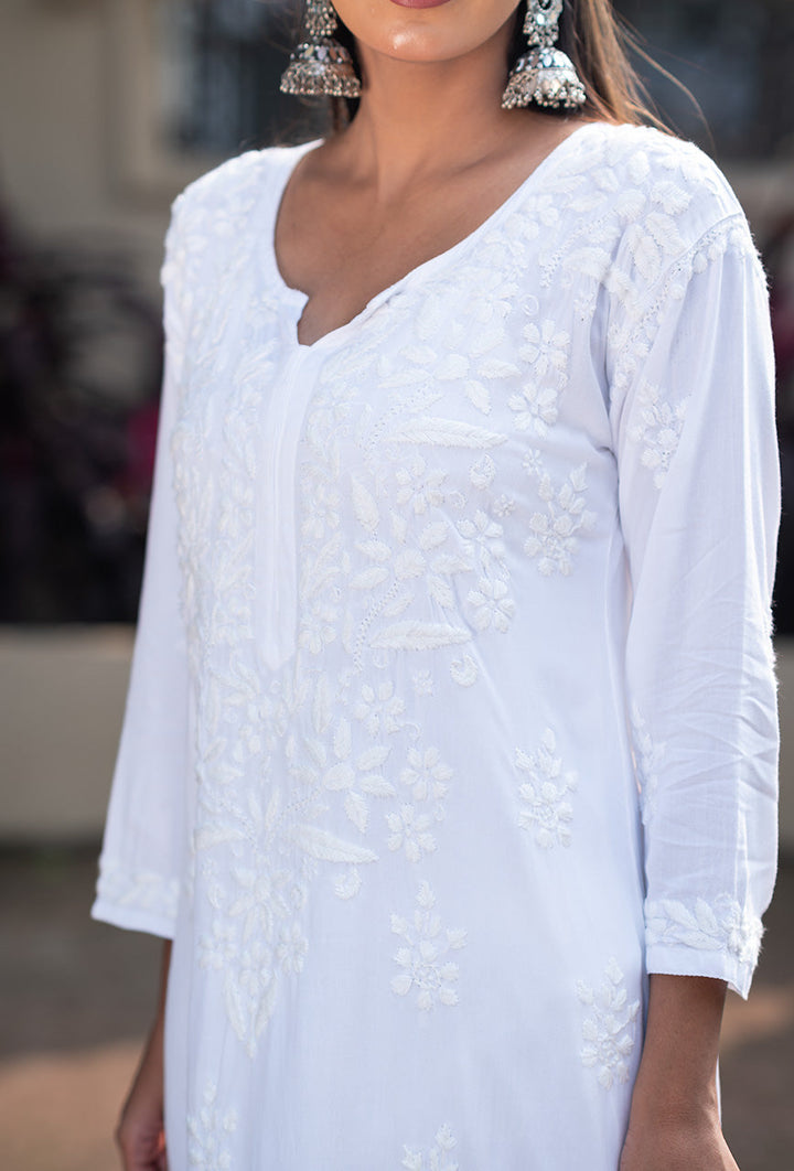 Gulaal-White-Rayon-Chikankari-kurta