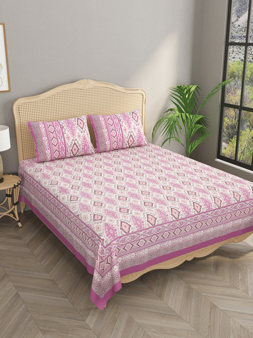 Pink-Bedsheet-Set-Gift-Box-(Bedsheet-With-2-Pillow-Covers)