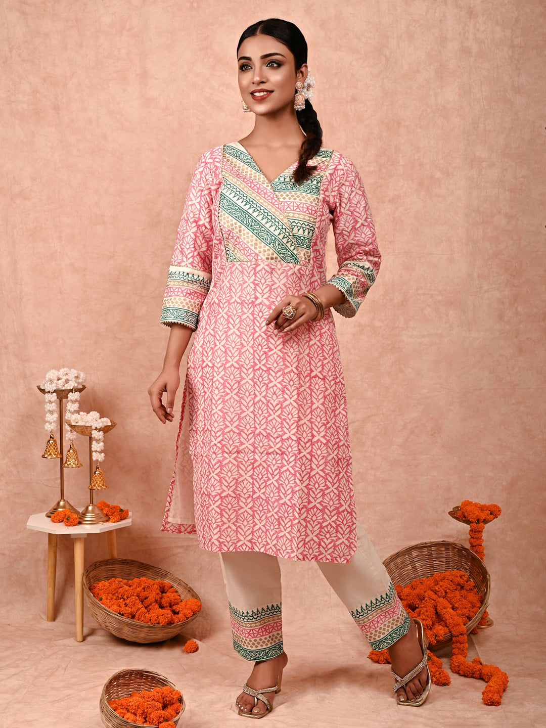 ZERESOUQ-Ivory-Aisha-Chanderi-Silk-Kurta-Set-(Set-Of-2)