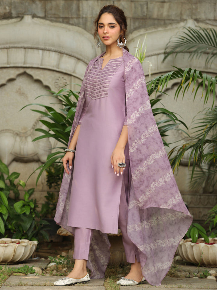 Lavender Silk Blend Embroidered Kurta Set With Dupatta