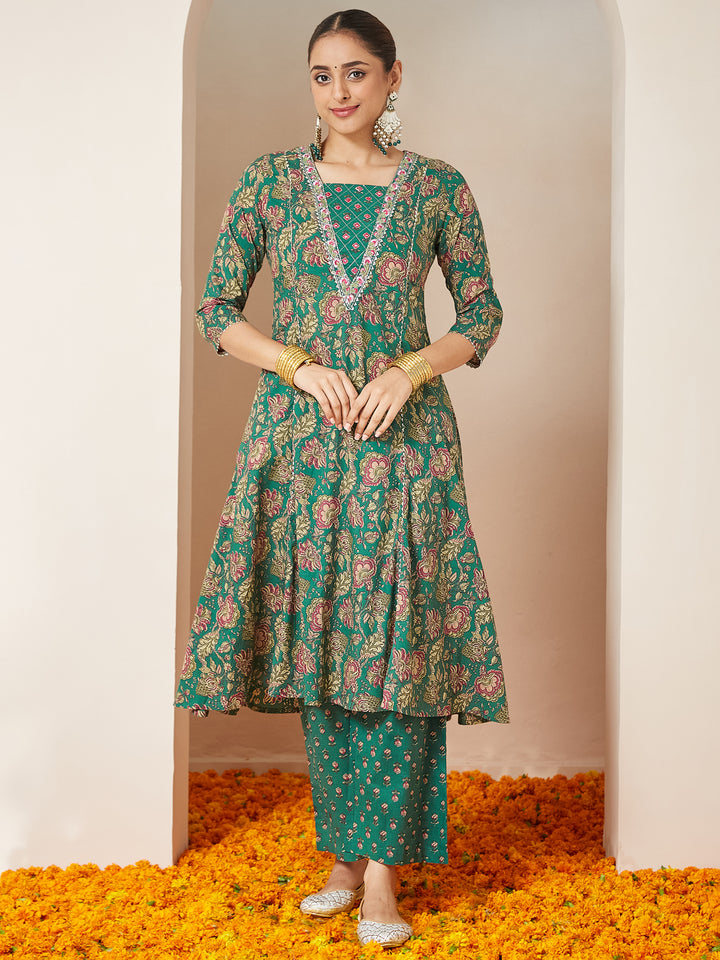 Dark-Green-Cotton-Panelled-Floral-Printed-3-Piece-Kurta-Set