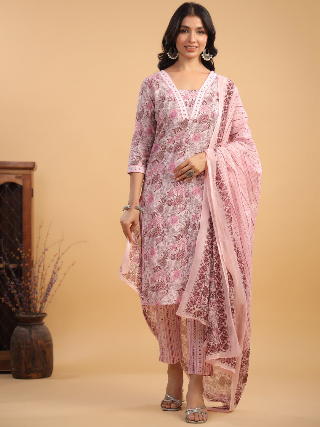 Pink-Cotton-Straight-Floral-Printed-3-Piece-Kurta-Set