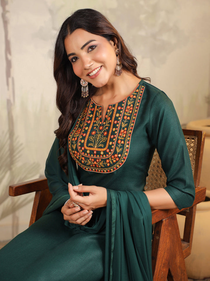 Dark-Green-Cotton-Blend-Straight-Yoke-Embroidered-3-Piece-Kurta-Set
