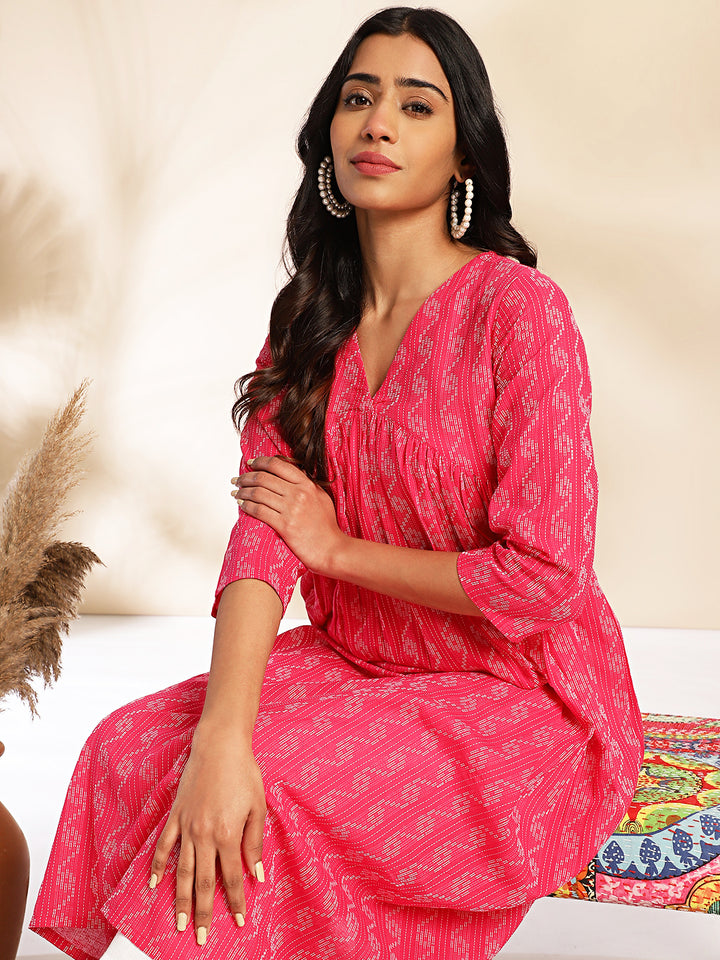 ZERESOUQ-Pink-Cotton-Woven-Design-V-Neck-Kurta