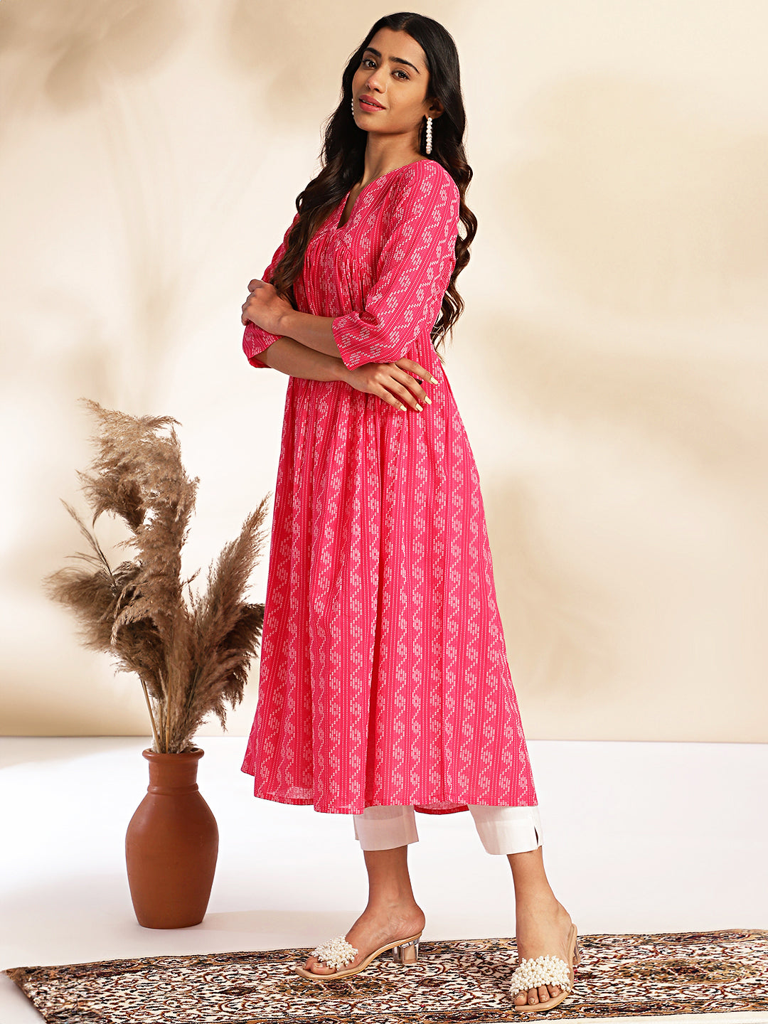 ZERESOUQ-Pink-Cotton-Woven-Design-V-Neck-Kurta