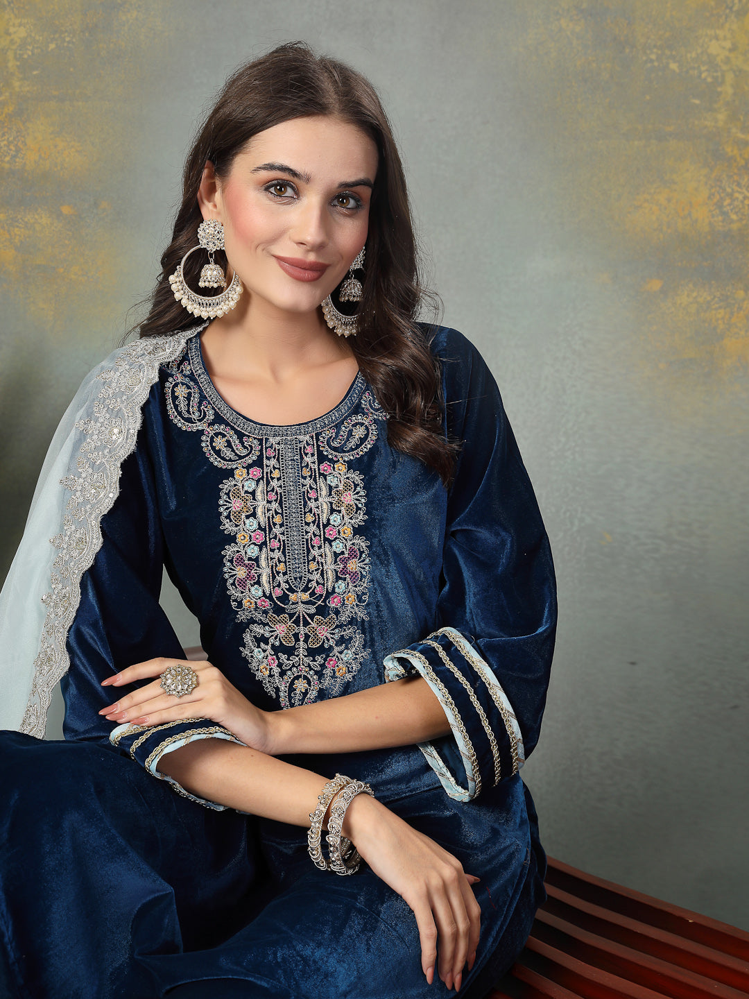 Blue-Velvet-Embroidered-3-Piece-Kurta-Set