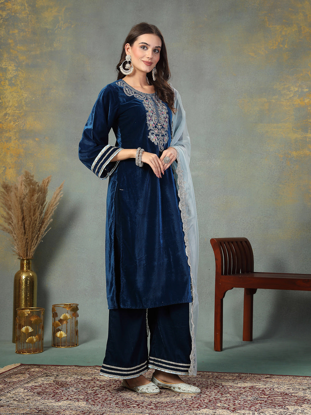 Blue-Velvet-Embroidered-3-Piece-Kurta-Set