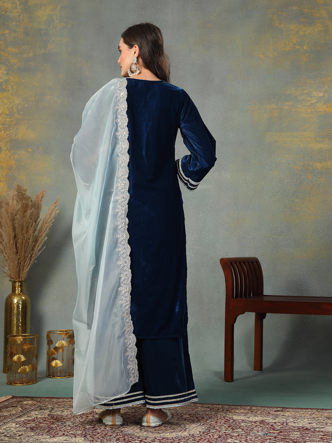 Blue-Velvet-Embroidered-3-Piece-Kurta-Set