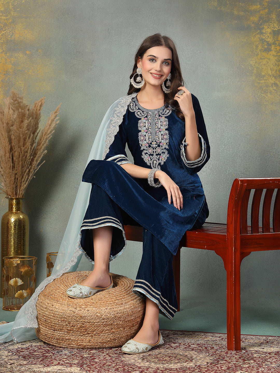 Blue-Velvet-Embroidered-3-Piece-Kurta-Set