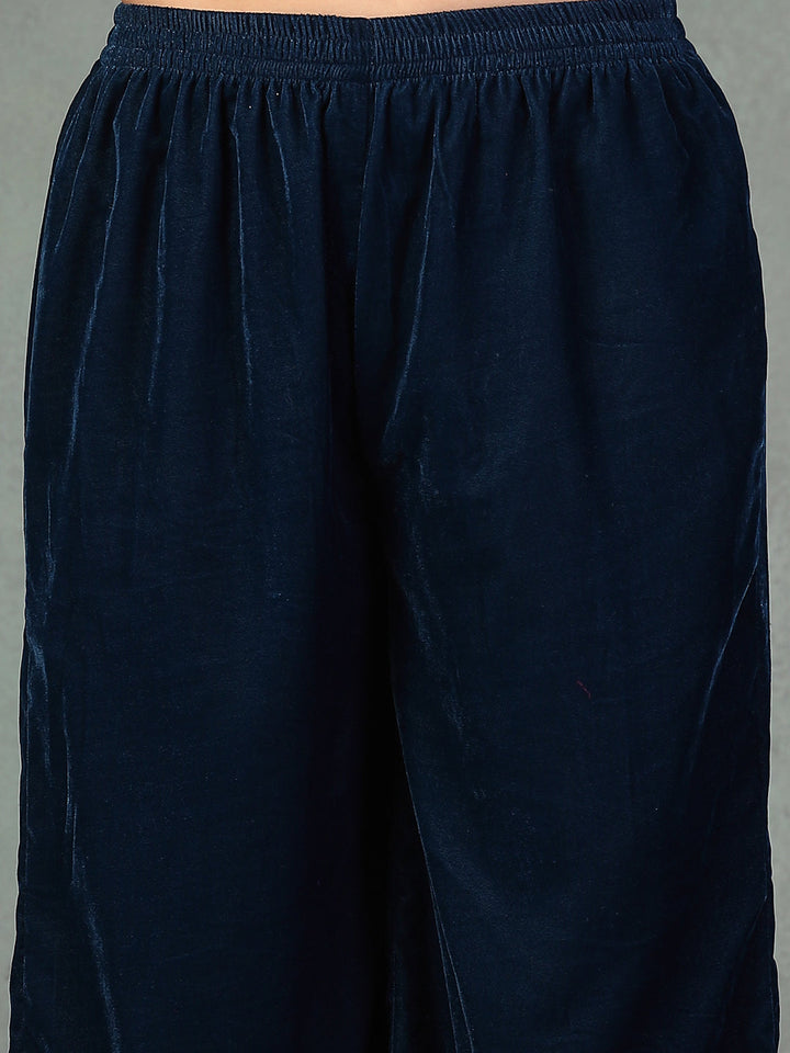 Blue-Velvet-Embroidered-3-Piece-Kurta-Set