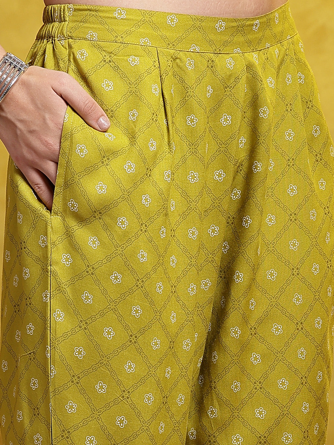 Green-Cotton-Printed-&-Embellished-Straight-3-Piece-Kurta-Set