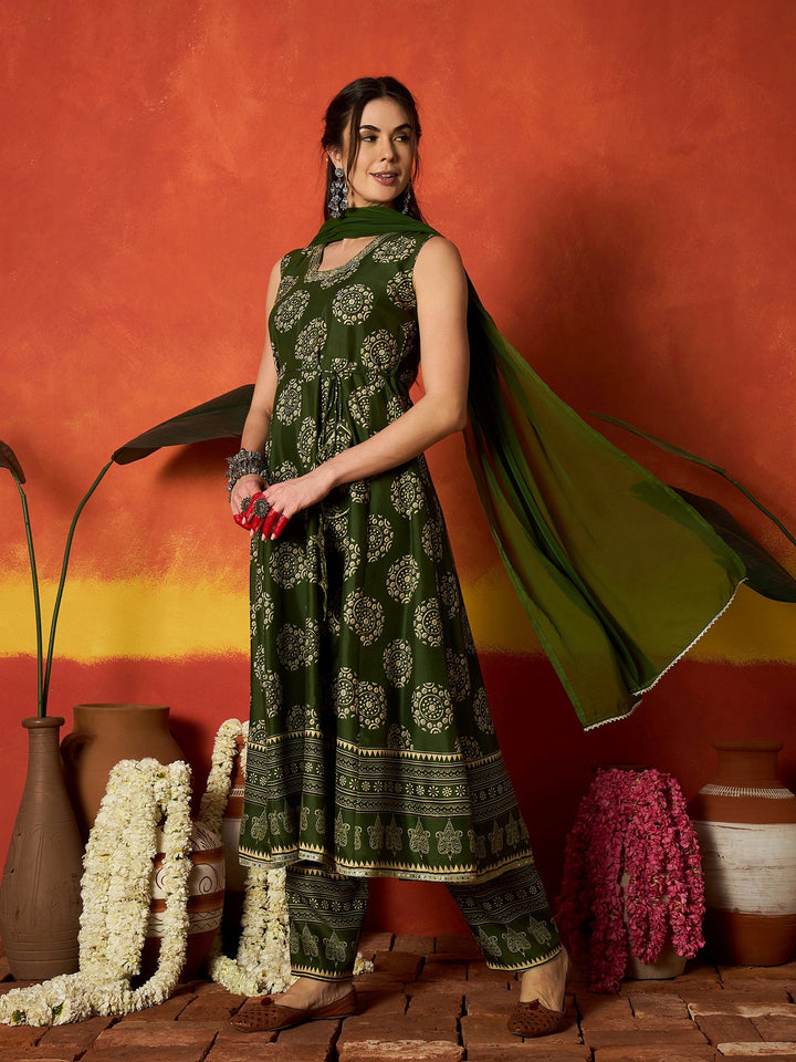 Green Ethnic Motif Printed Rayon Anarkali Kurta Pant Dupatta Set