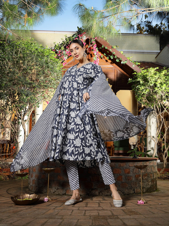 Grey-Cotton-Floral-Printed-3-Piece-Kurta-Set