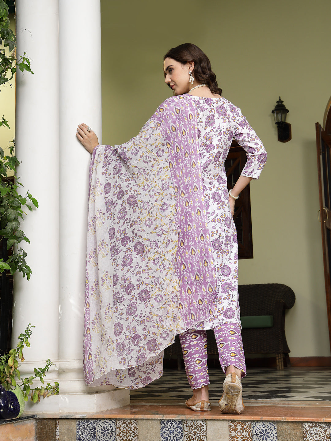 Lavender-Cotton-Floral-Printed-3-Piece-Kurta-Set