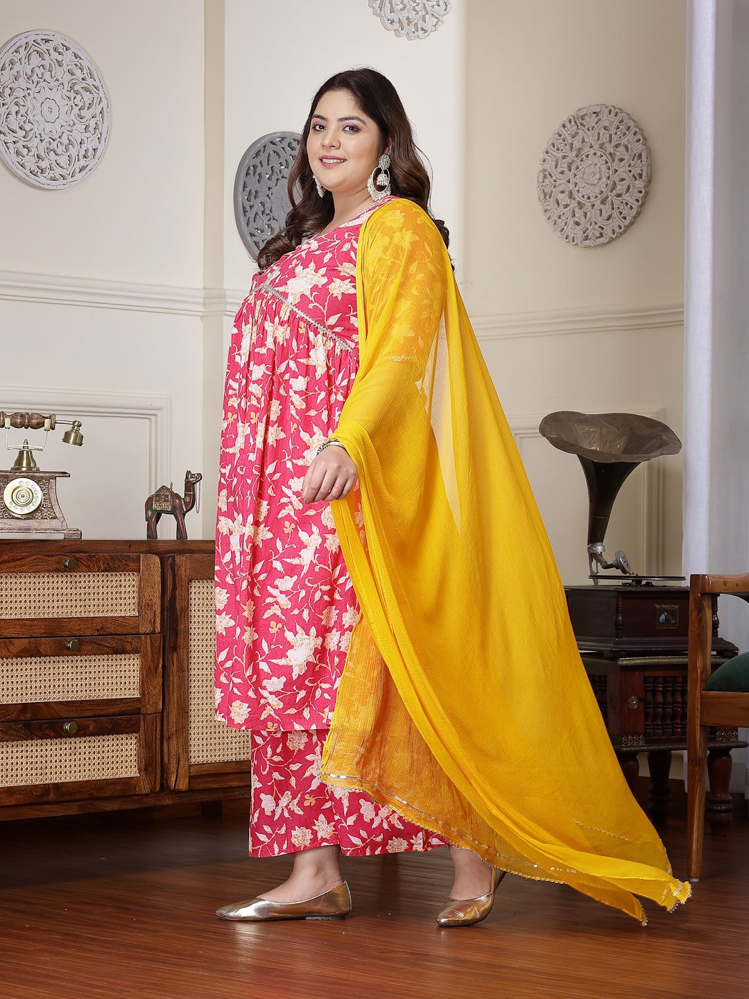 Pink-Cotton-Floral-Printed-3-Piece-Kurta-Set