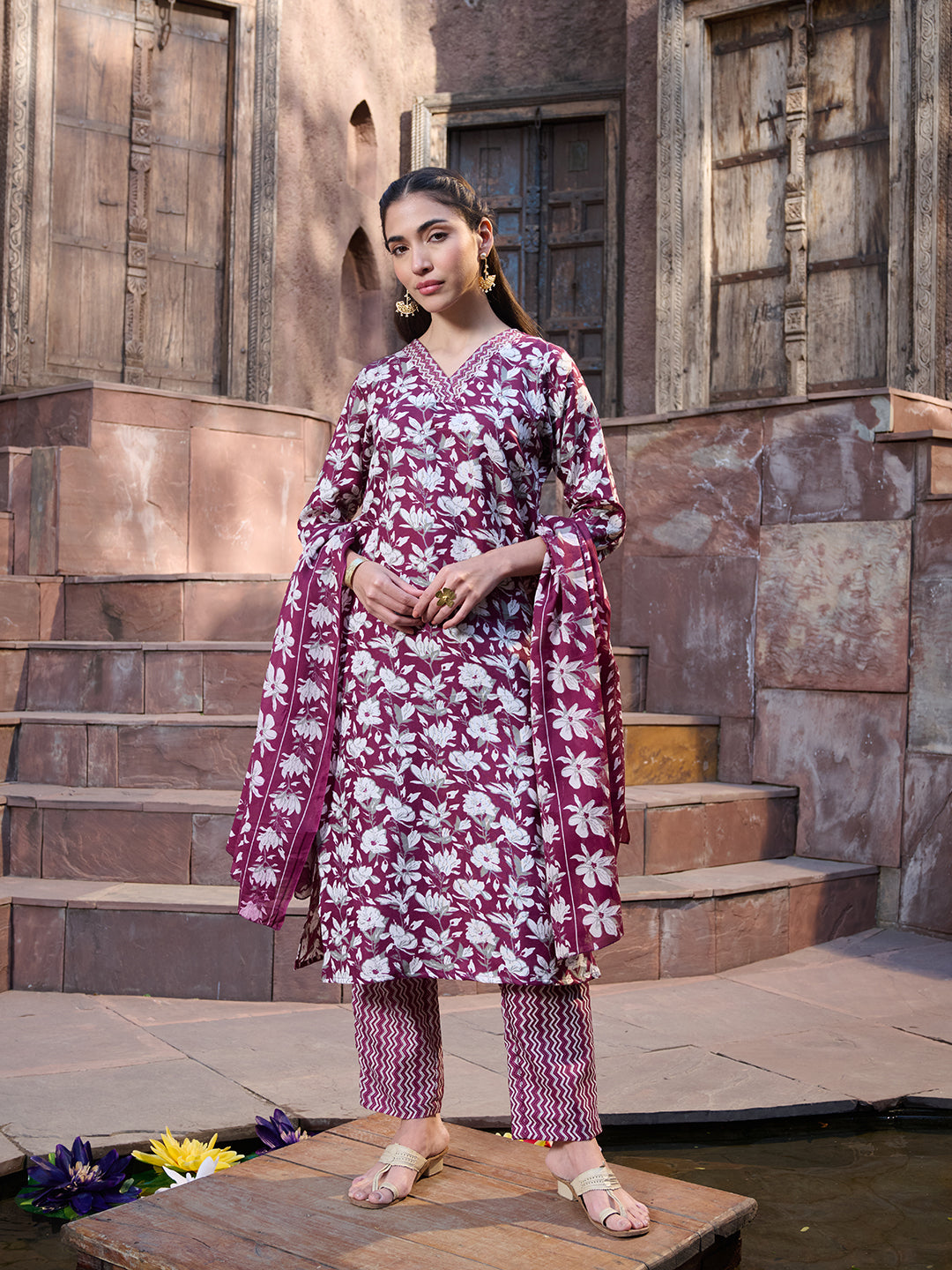 Red-Cotton-Blend-Ethnic-Printed-Straight-3-Piece-Kurta-Set