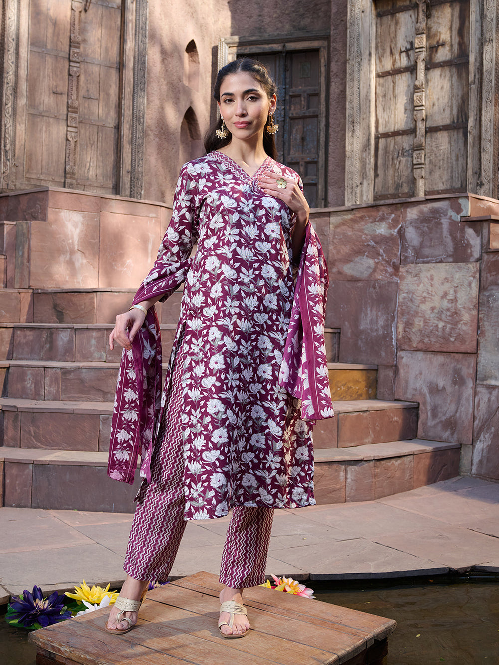 Red-Cotton-Blend-Ethnic-Printed-Straight-3-Piece-Kurta-Set