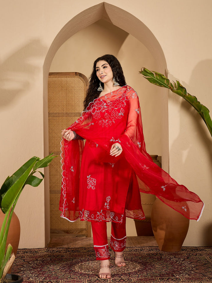 Red Solid & Embroidered Organza Straight Kurta Pant Dupatta Set