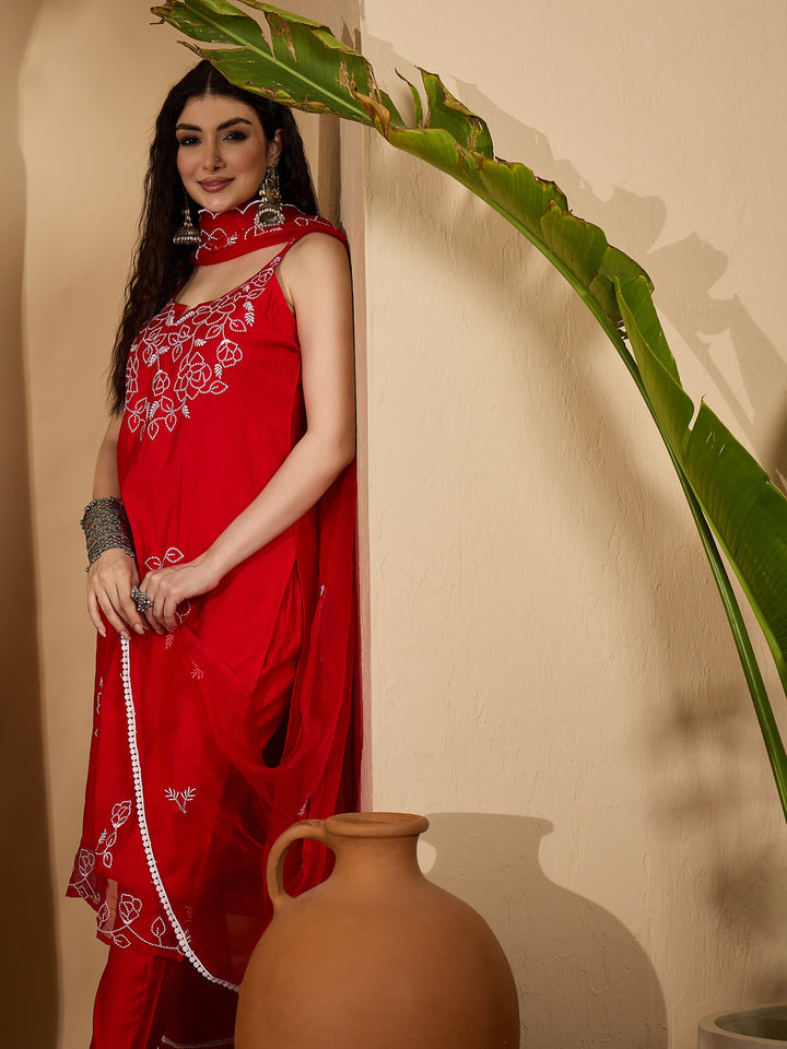 Red Solid & Embroidered Organza Straight Kurta Pant Dupatta Set