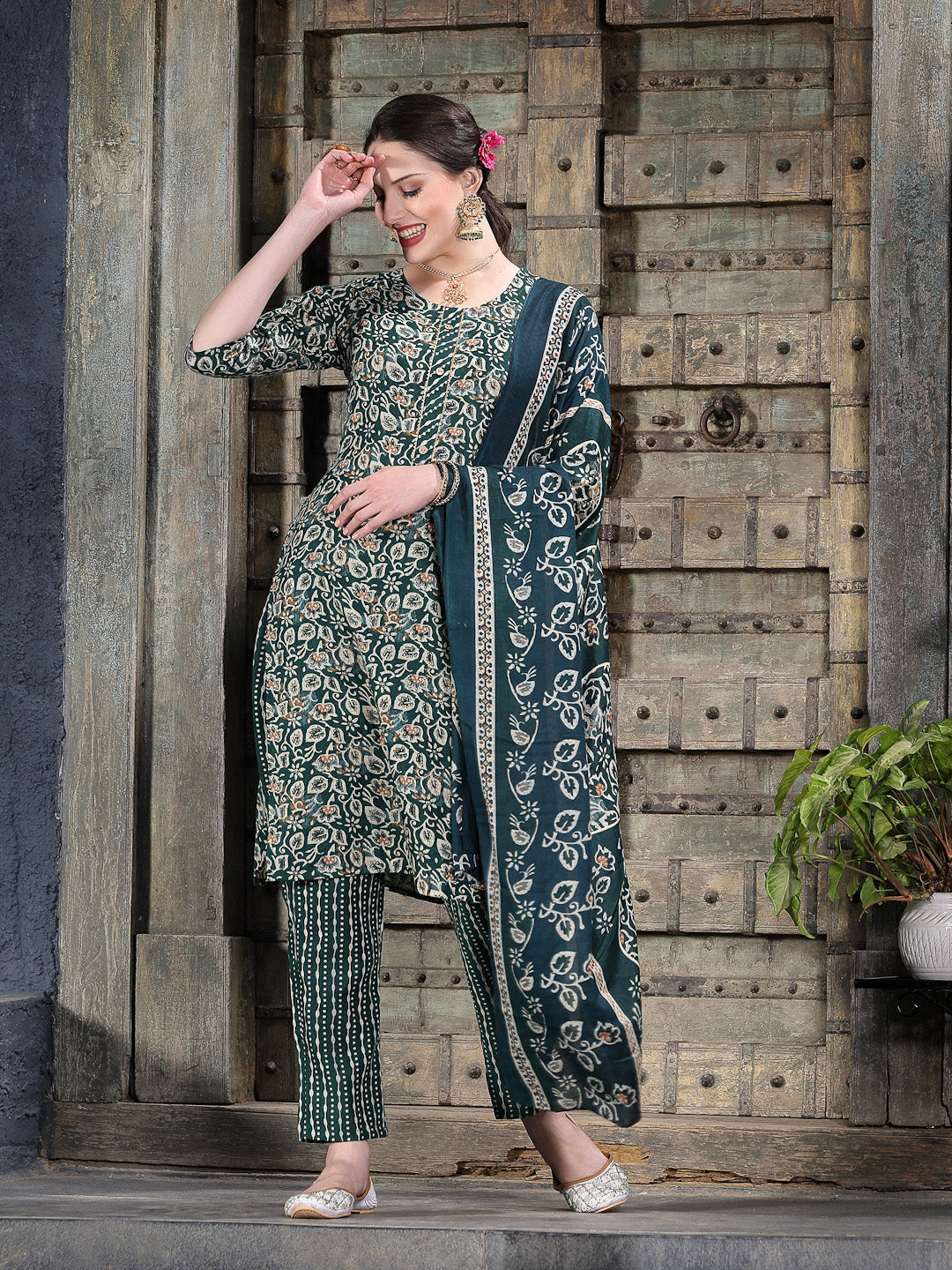 Dark-Green-Cotton-Floral-Printed-Straight-3-Piece-Kurta-Set