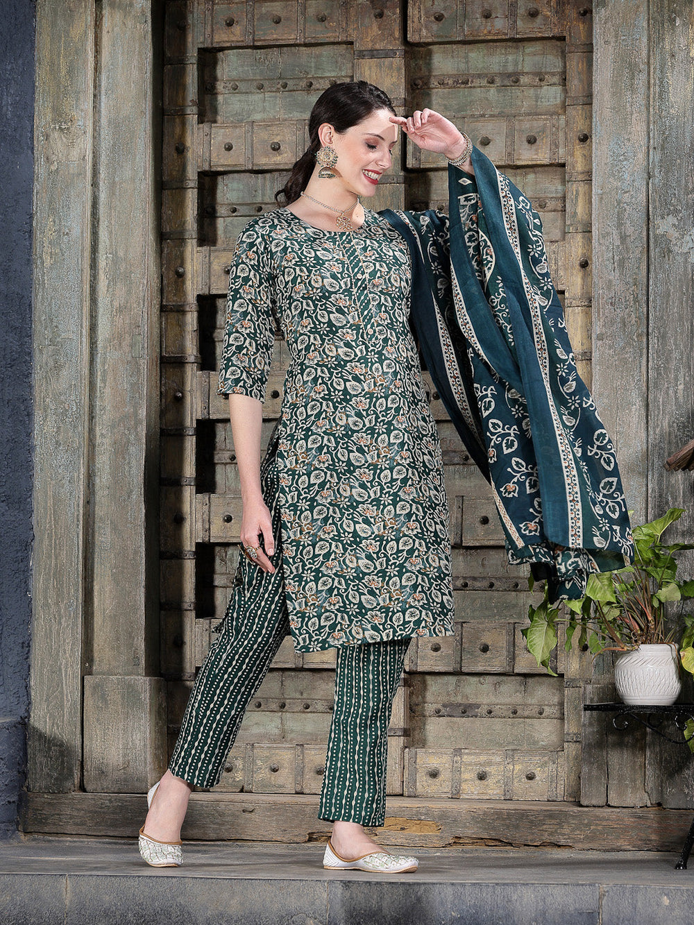 Dark-Green-Cotton-Floral-Printed-Straight-3-Piece-Kurta-Set