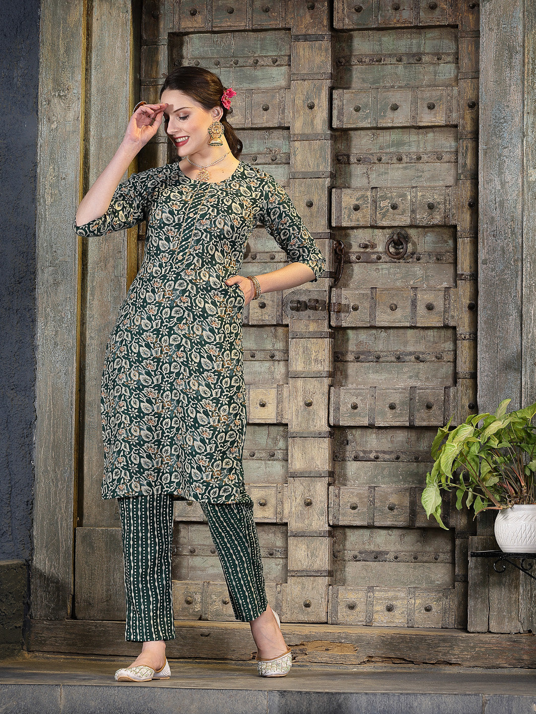 Dark-Green-Cotton-Floral-Printed-Straight-3-Piece-Kurta-Set