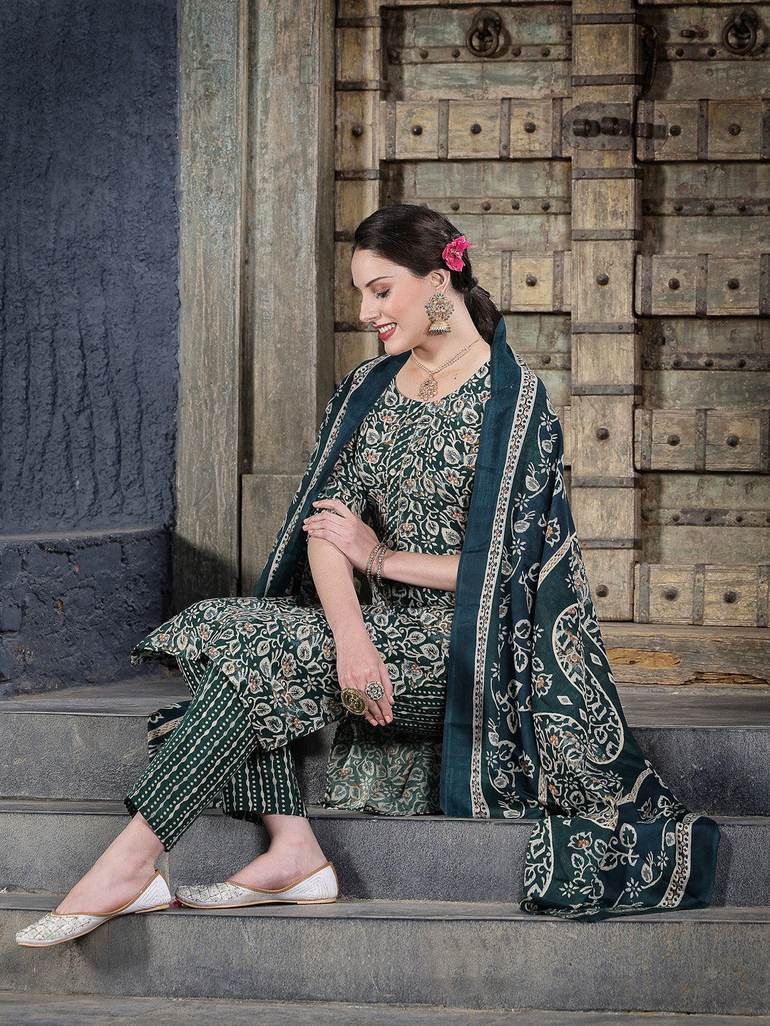 Dark-Green-Cotton-Floral-Printed-Straight-3-Piece-Kurta-Set