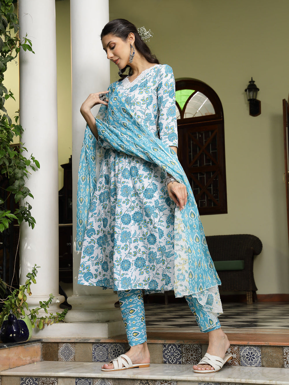 Turquoise-Blue-Cotton-Floral-Printed-A-Line-3-Piece-Kurta-Set
