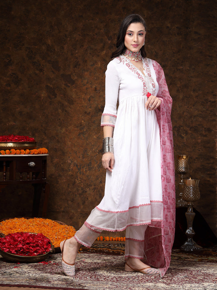 White-Crepe-Embroidered-Italian-Crush-3-Piece-Kurta-Set