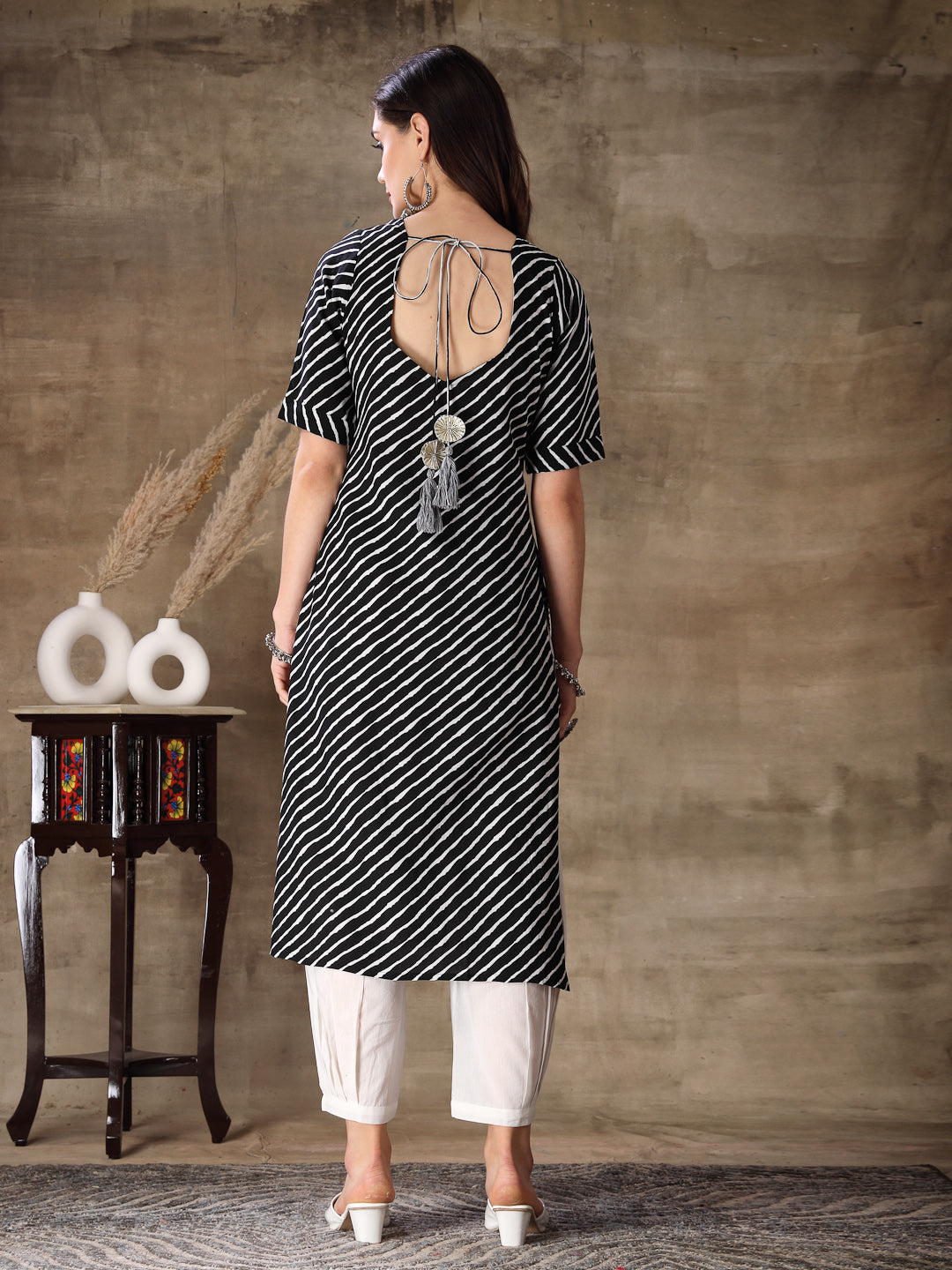Black-Lehariya-Cotton-Straight-2-Piece-Kurta-Set