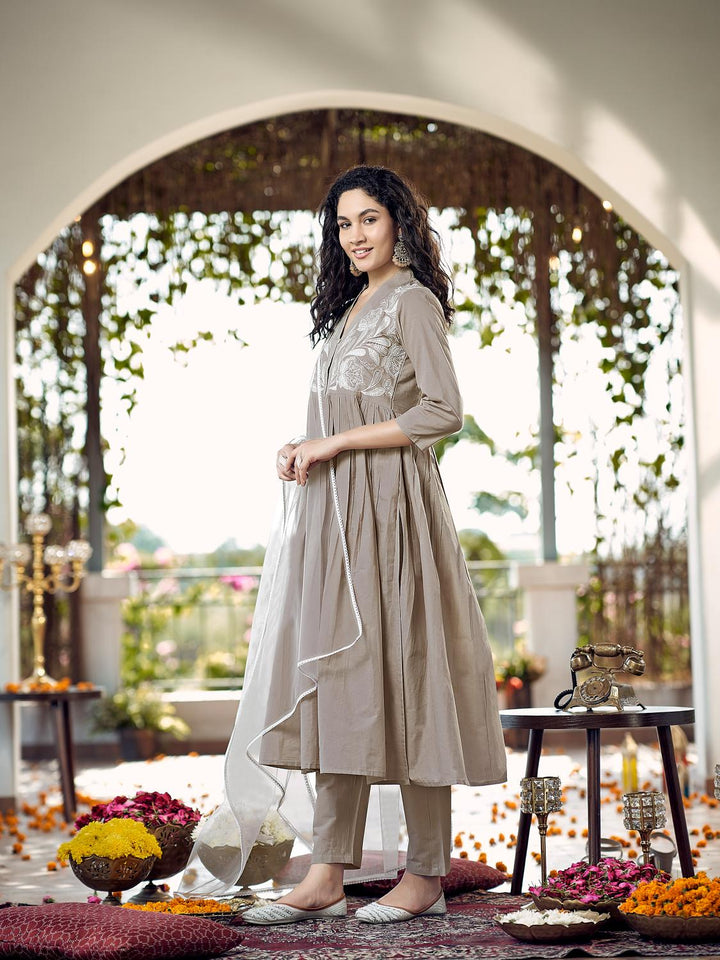 Beige-Cotton-Yoke-Embroidered-3-Piece-Kurta-Set